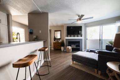 Main picture of Axiom La Jolla