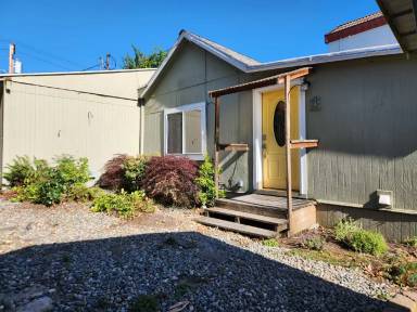 Main picture of 920 Highland Ave