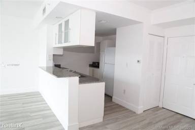 Main picture of 1800 Biscayne Plaza Condo