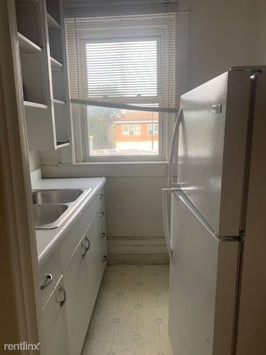 Main picture of 3124 Main St
