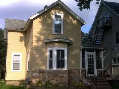 Main picture of 984 17th Ave SE
