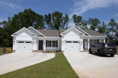 Main picture of 106 N Edgewood Dr