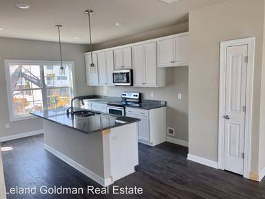 Main picture of 417 21 1/2 St