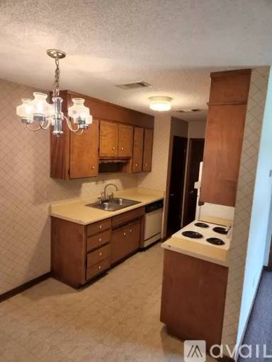 Main picture of 8190 Stonebrook Dr