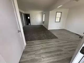 Main picture of W206 Lake St