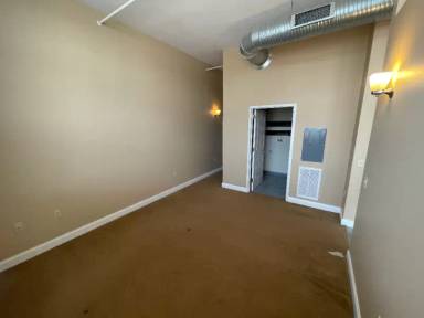 Main picture of 11 Fremont St