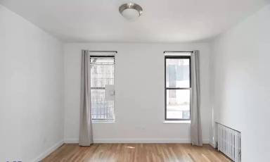 Main picture of 1596 2nd Ave