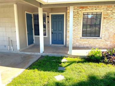 Main picture of 2402 Berkett Dr