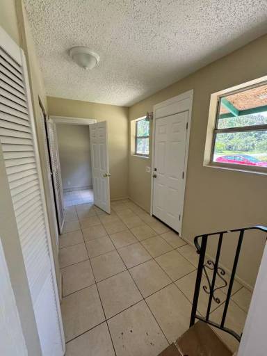 Main picture of 5049 Kingsbury St