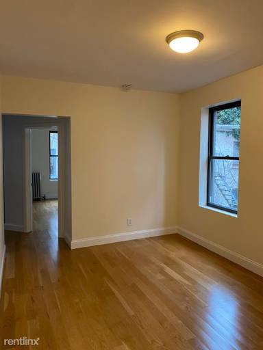 Main picture of 201 W 11th St
