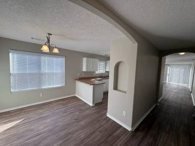 Main picture of 10515 Salerno St NW