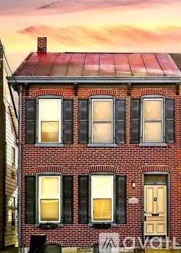 Main picture of 417 N Hanover St