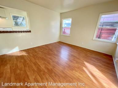 Main picture of 1876 Oakwood St