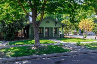 Main picture of 229 Orange Ave