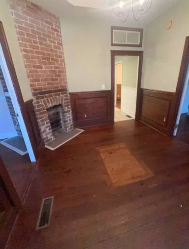 Main picture of 603 E Duffy St