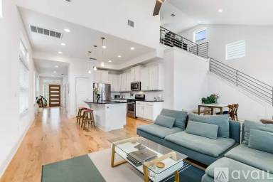 Main picture of 2305 Hermia St