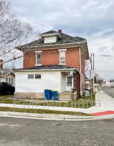 Main picture of 602 W 6th St