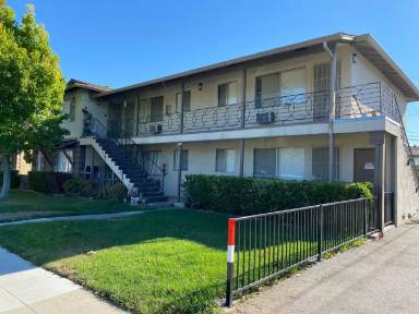 Main picture of 2496 Almaden Rd