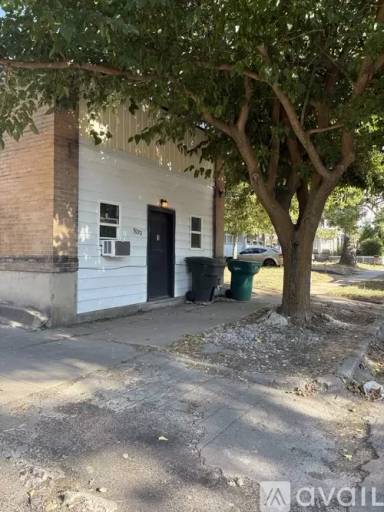 Main picture of 3002 Porter Avenue - 555
