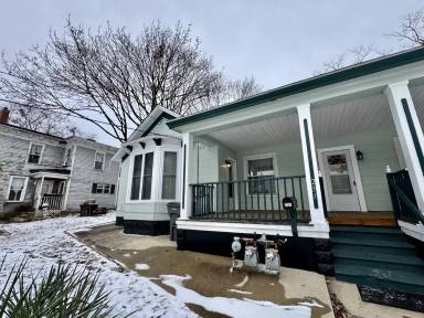 Main picture of 231 Clark St