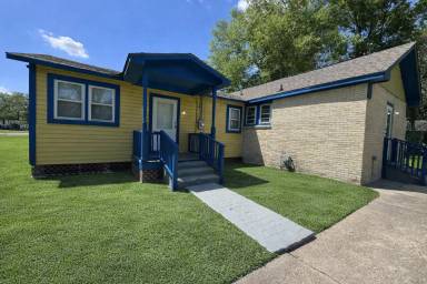 Main picture of 2127 71st Ave