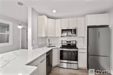 Main picture of 1301 W Estes Ave