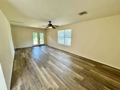 Main picture of 116 Cottonwood Dr