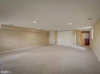 Main picture of 9003 Greenbelt Rd