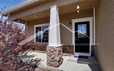Main picture of 3884 Saguaro Cir