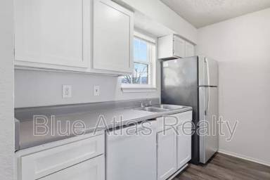 Main picture of 8030 Cambridge Cir