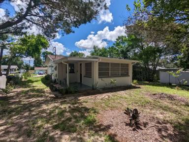 Main picture of 13 Hoover St