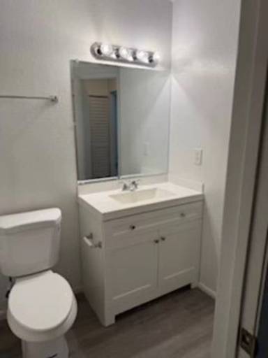 Main picture of 974 Leeward Pl