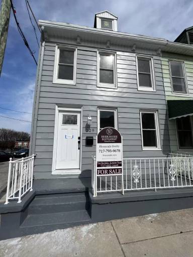 Main picture of 229 W College Ave