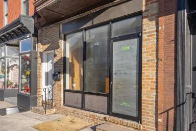 Main picture of 709 E Passyunk Ave