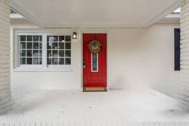 Main picture of 1001 S Layton Ave