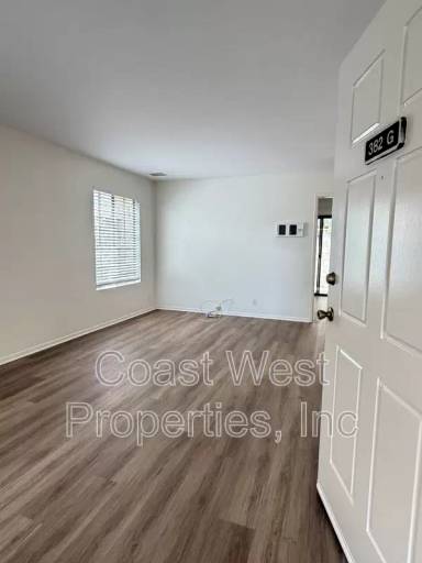 Main picture of 382 Acacia Ave