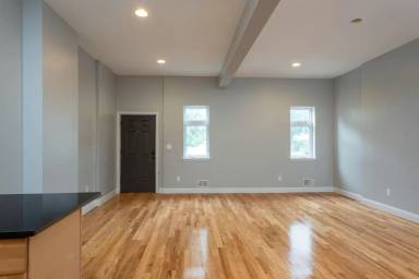 Main picture of 702 State St