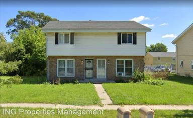Main picture of 6414 N 107th St