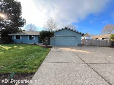 Main picture of 5738 NE Farmcrest St