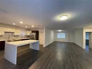 Main picture of 4021 Red Rd