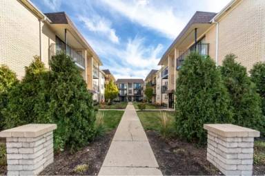 Main picture of 6565 N Harlem Ave