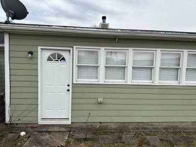 Main picture of 814 Guilford College Rd