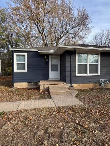 Main picture of 2326 S Broadview St