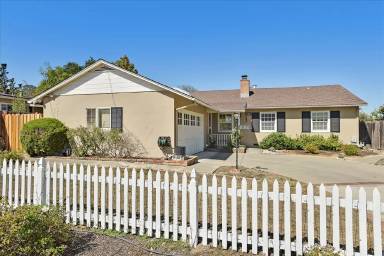 Main picture of 850 Pinon Ave