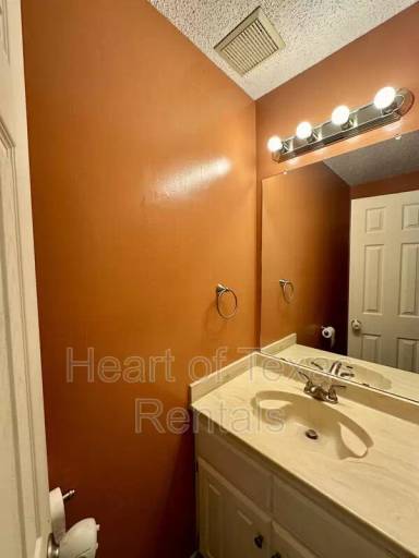 Main picture of 1355 S 11th St