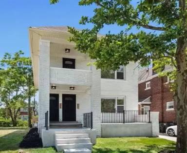 Main picture of 2489 Clairmount St