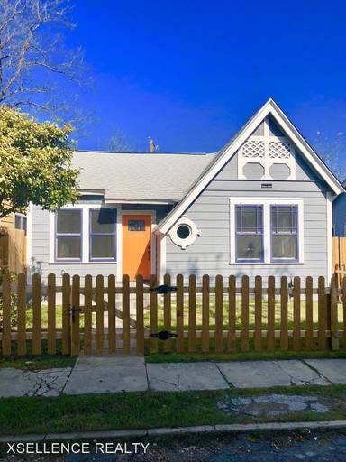Main picture of 2 Pearl Ct