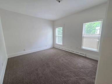 Main picture of 25 Pleasant St
