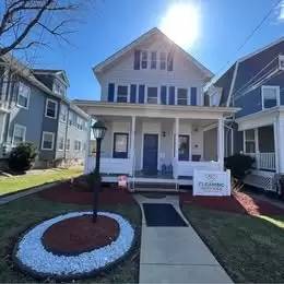 Main picture of 125 W High St
