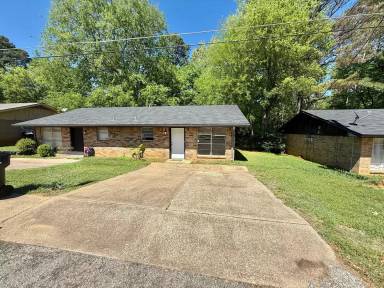 Main picture of 2912 Bernice St